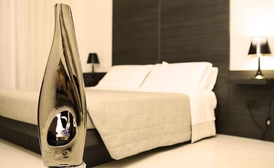 Biocamino Corneli in ambiente: finitura specchio